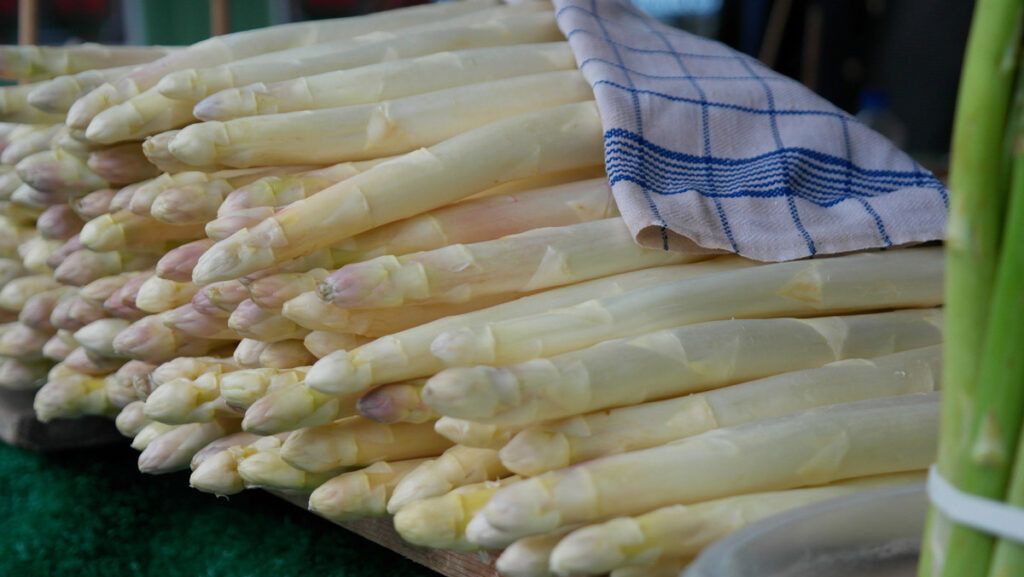 hvit asparges